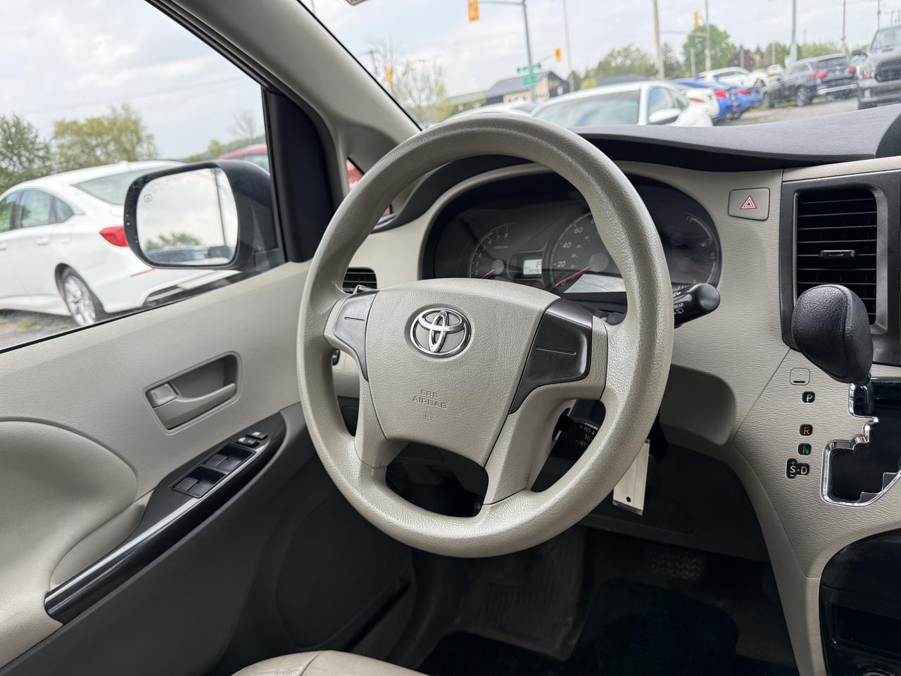 2013 Toyota Sienna  Photo