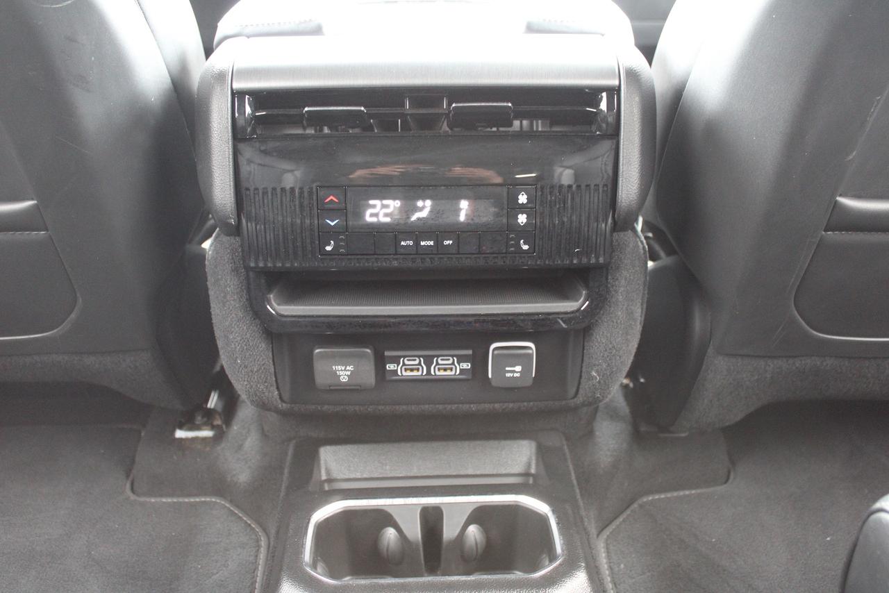 2024 Jeep Wagoneer Series II Carbide Photo