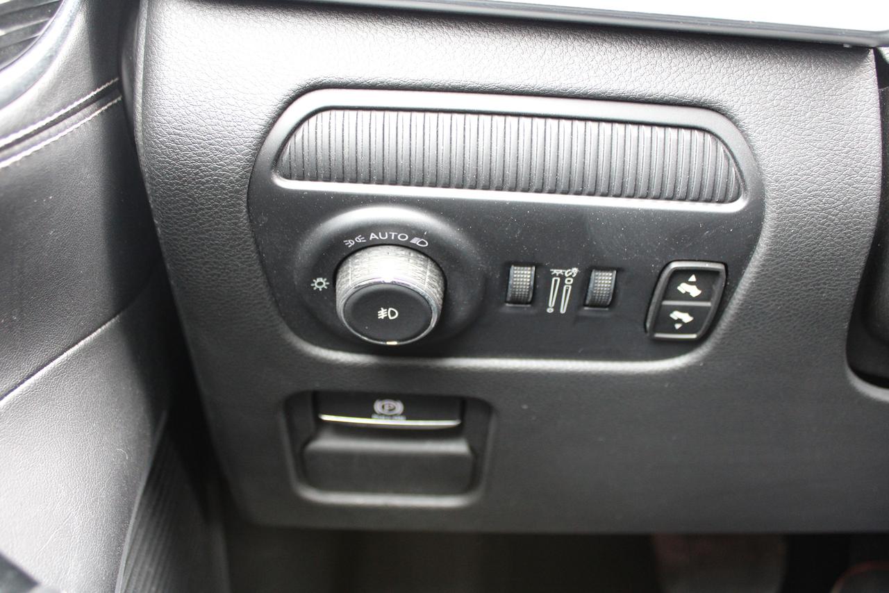 2024 Jeep Wagoneer Series II Carbide Photo