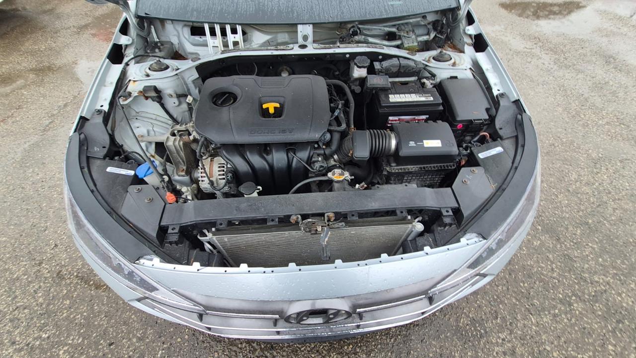 2019 Hyundai Elantra PREFERRED, AUTO, 4 CYL, 184KMS, CERTIFIED Photo