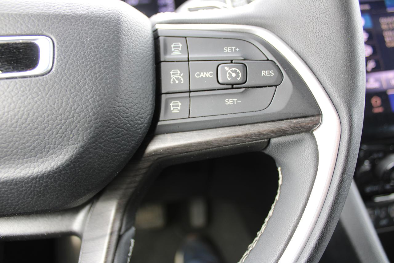 2024 Jeep Grand Cherokee Limited 7 Passenger Photo