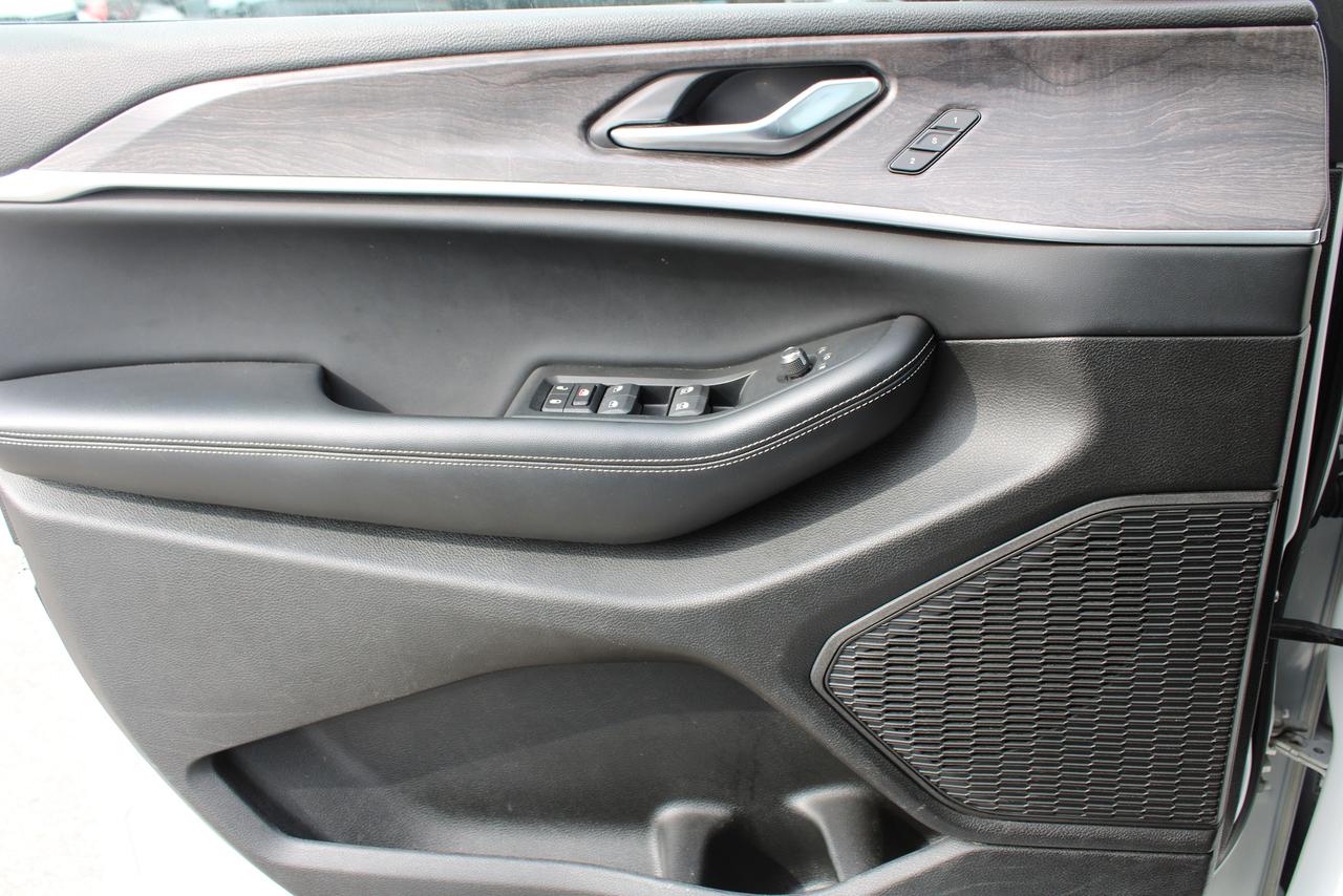 2024 Jeep Grand Cherokee Limited 7 Passenger Photo