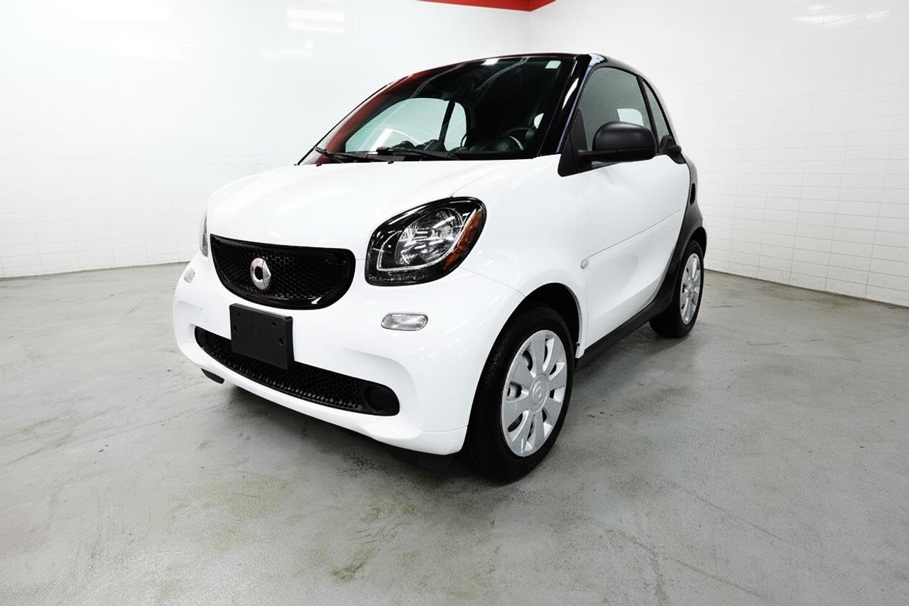2016 Smart fortwo NO ACCIDENT,ALL SERVICE RECORDS,FOR TWO,LOW KM Photo2