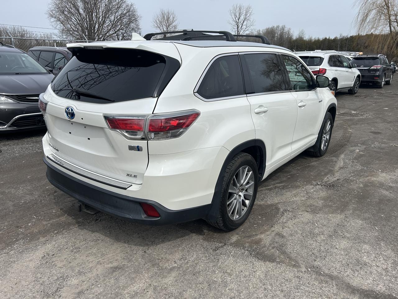 2015 Toyota Highlander Hybrid XLE Photo3