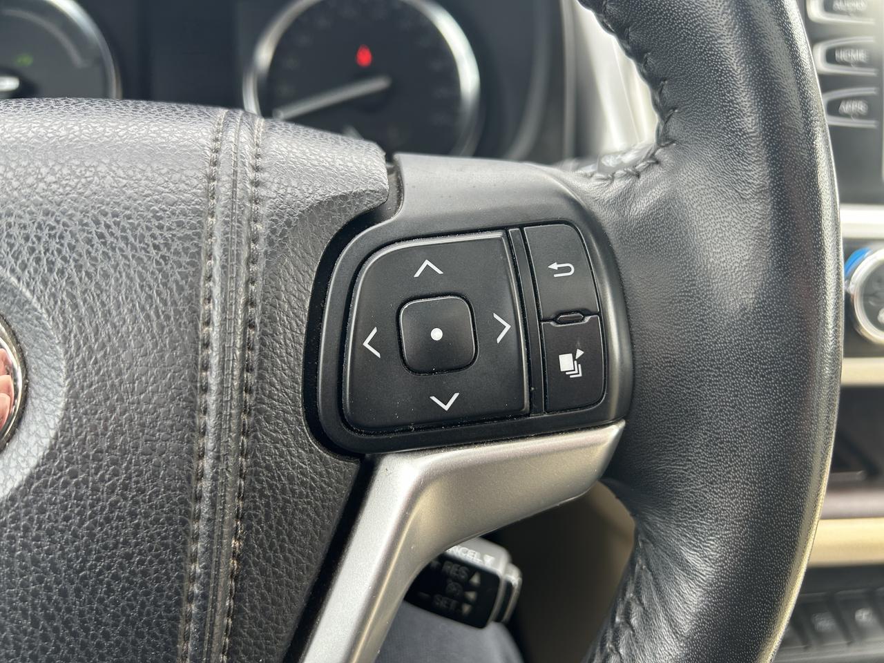 2015 Toyota Highlander Hybrid XLE Photo