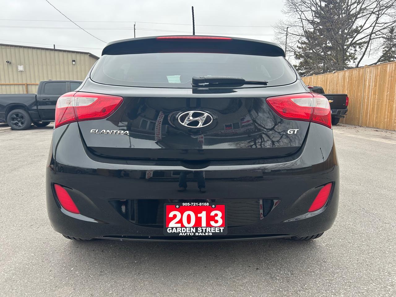 2013 Hyundai Elantra GT SE w/Tech Pkg Photo3