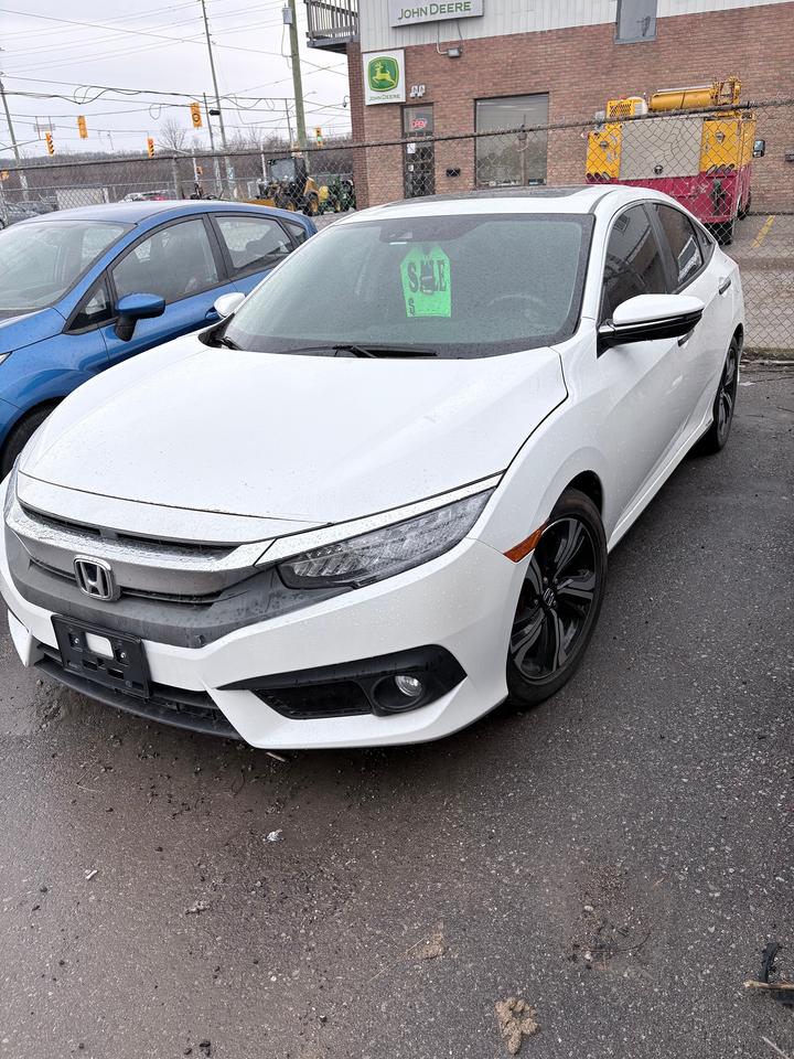 2018 Honda Civic Touring Photo0