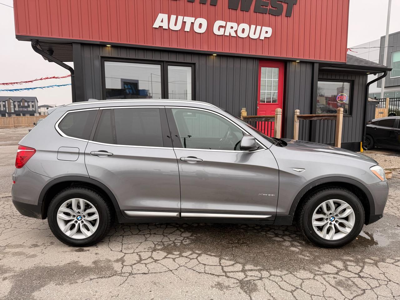 2016 BMW X3 xDrive28i Photo3