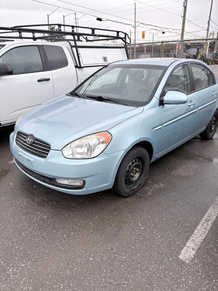 2009 Hyundai Accent Auto L Photo0
