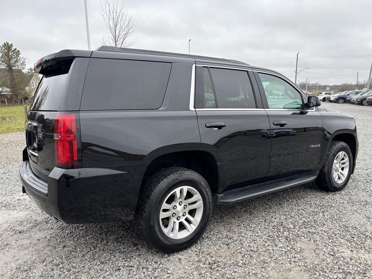 2017 Chevrolet Tahoe LS 4WD Photo4