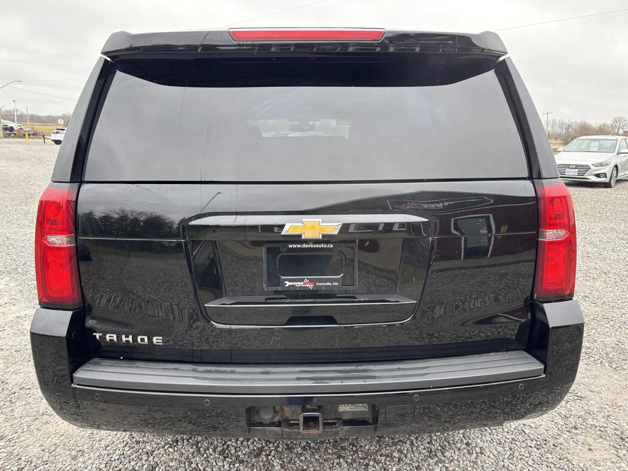 2017 Chevrolet Tahoe LS 4WD Photo3