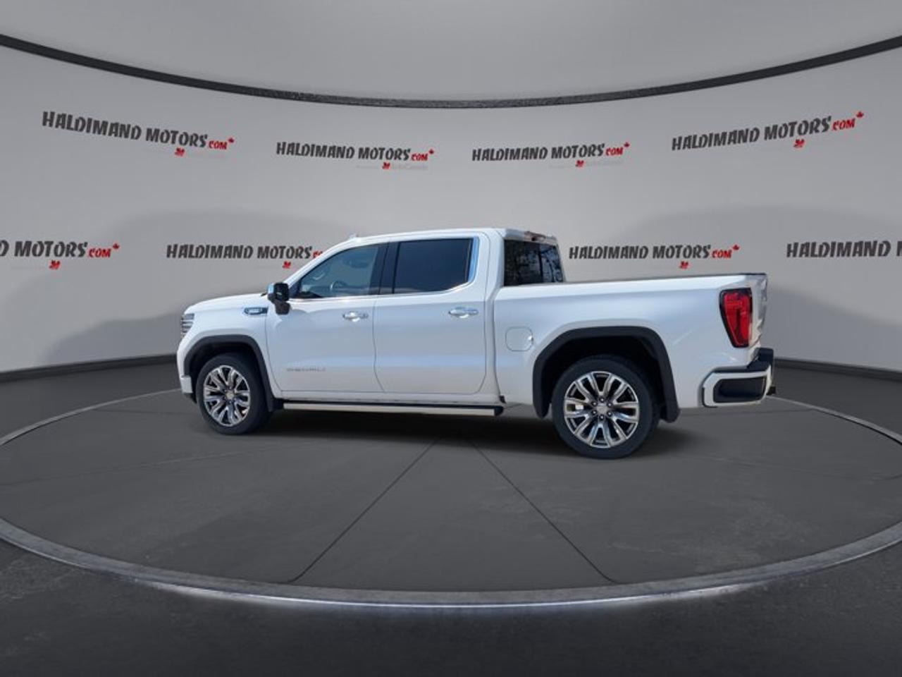 2023 GMC Sierra 1500 Denali Crew Cab 4WD Photo