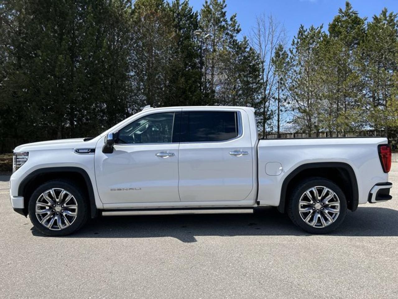 2023 GMC Sierra 1500 Denali Crew Cab 4WD Photo