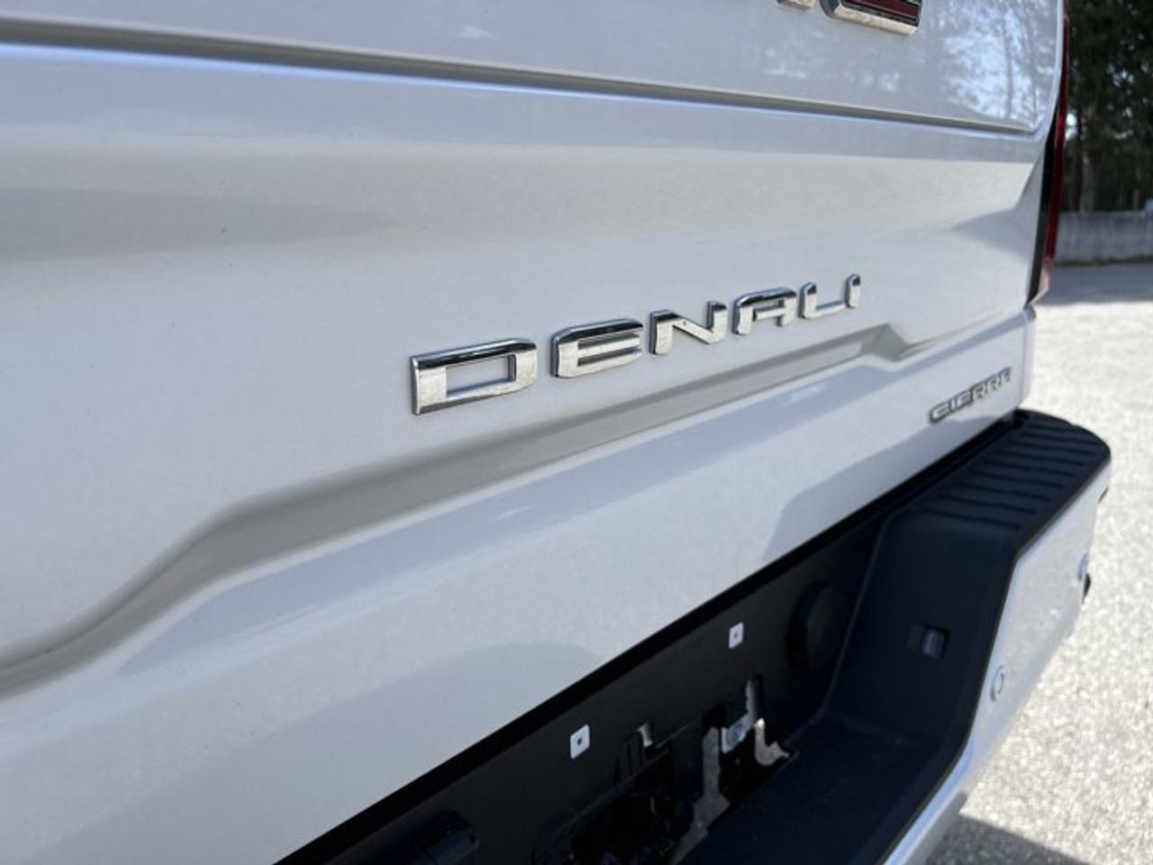 2023 GMC Sierra 1500 Denali Crew Cab 4WD Photo