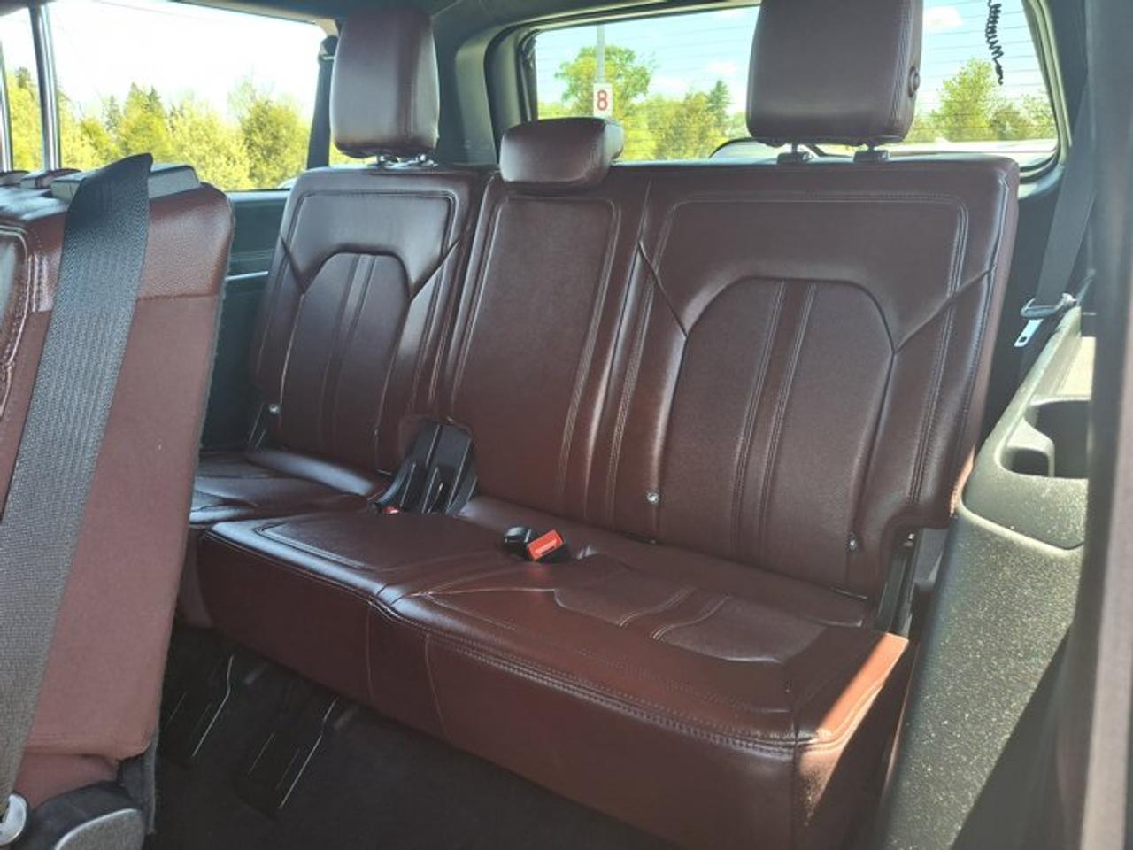 2022 Ford Expedition Limited Max | Leather | Nav | Pano Sunroof | B&O Audio | Cooled + Heated Seats and More ! Photo