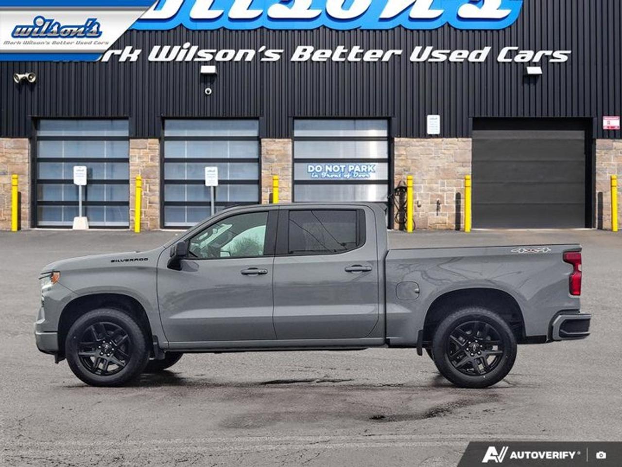 2024 Chevrolet Silverado 1500 RST V8 | Sunroof | Leather | Bose | Heated Bucket Seats | Heated Wheel | and More ! Photo