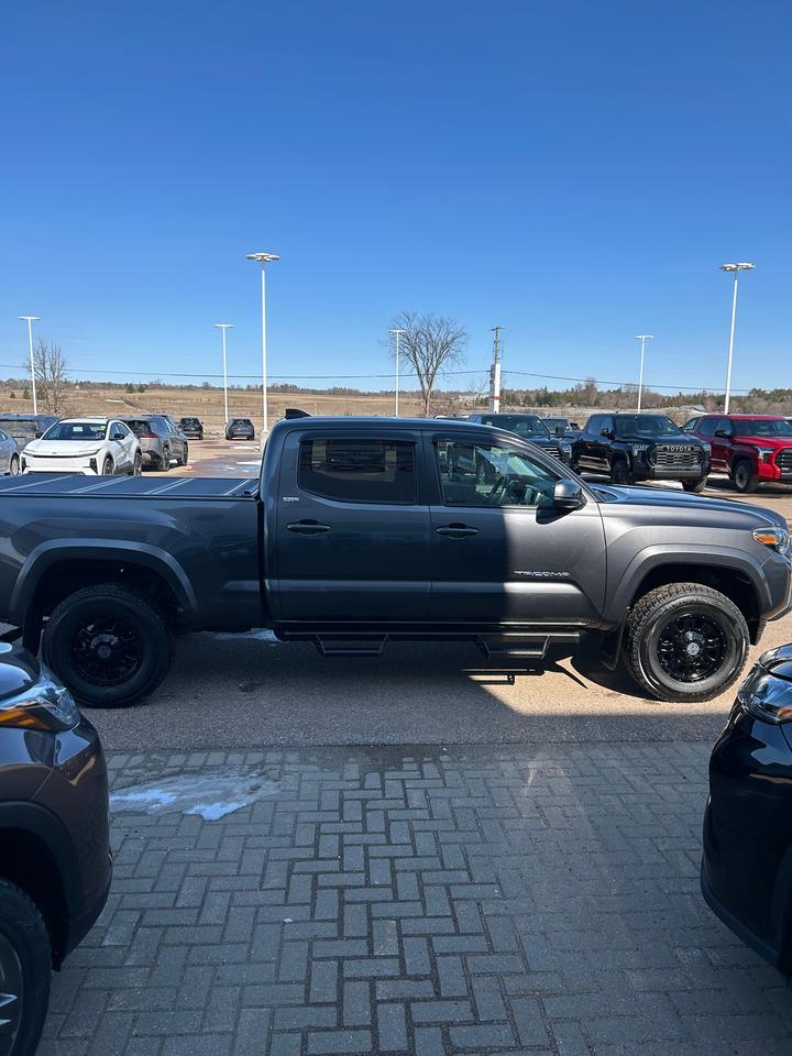 2023 Toyota Tacoma SR5 Photo