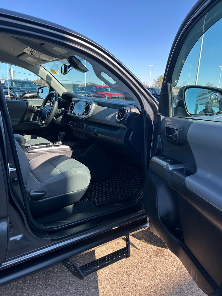 2023 Toyota Tacoma SR5 Photo