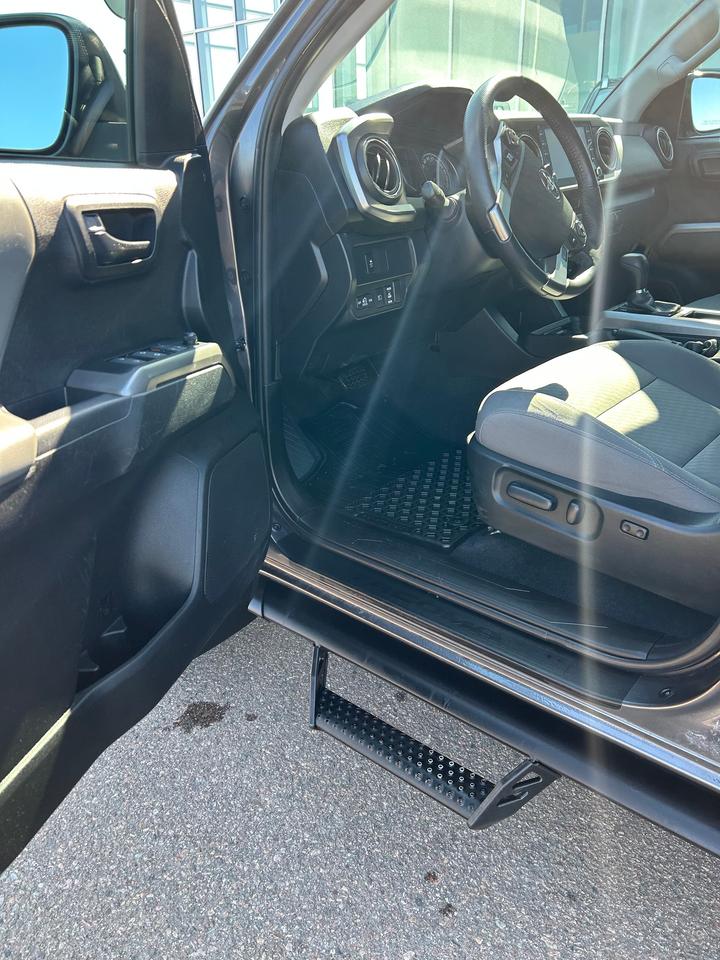 2023 Toyota Tacoma SR5 Photo