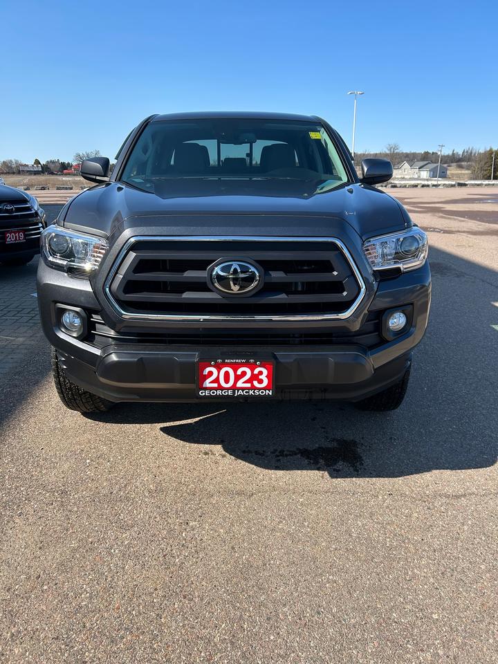 2023 Toyota Tacoma SR5 Photo