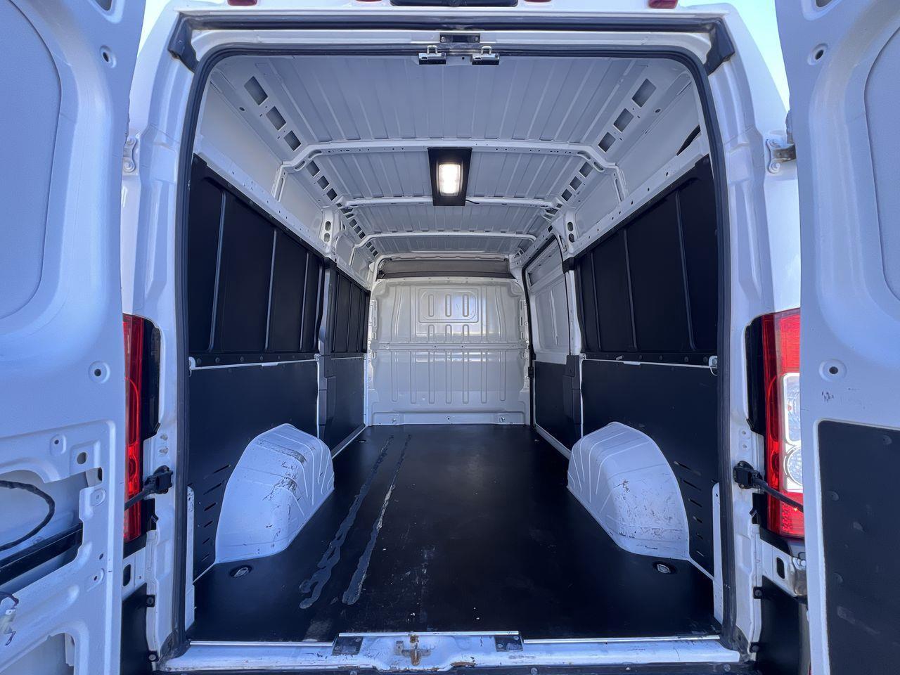 2021 RAM 2500 ProMaster High Roof 2 PASSENGER, BACK UP CAMERA, CRUISE CONTROL, POWER FOLDING MIRRORS!! Photo