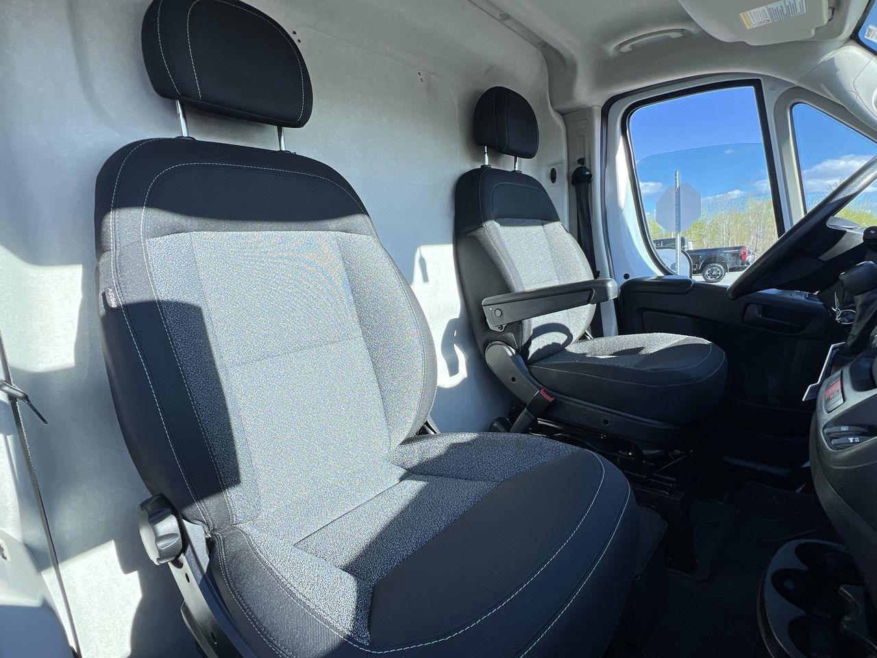 2021 RAM 2500 ProMaster High Roof 2 PASSENGER, BACK UP CAMERA, CRUISE CONTROL, POWER FOLDING MIRRORS!! Photo
