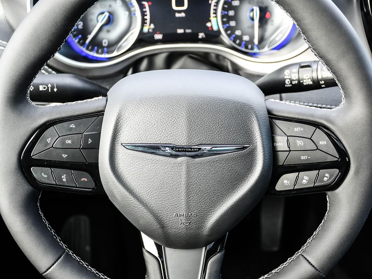 2026 Chrysler Pacifica Select FWD Photo