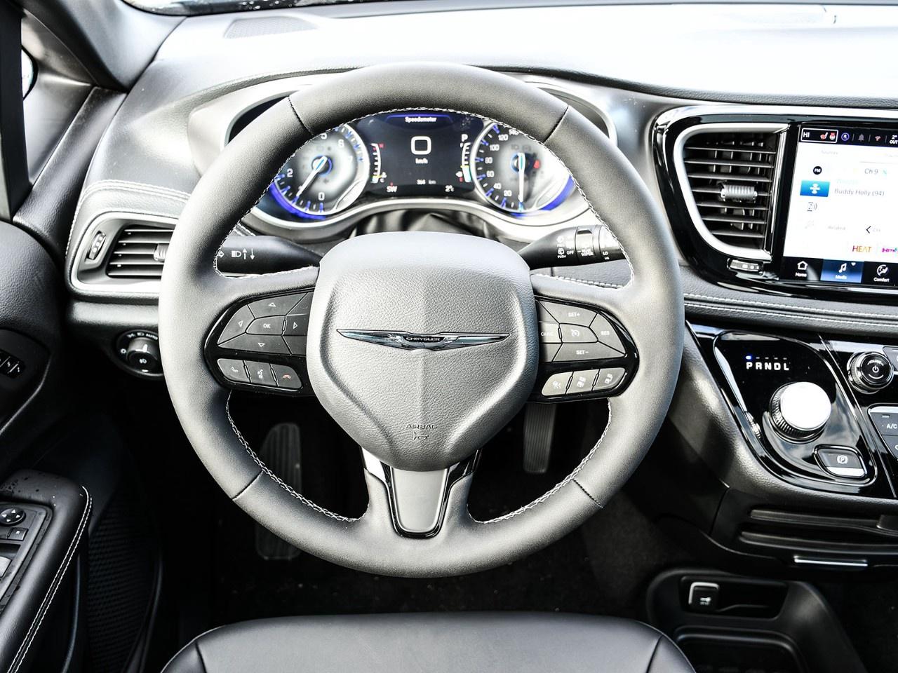 2026 Chrysler Pacifica Select FWD Photo