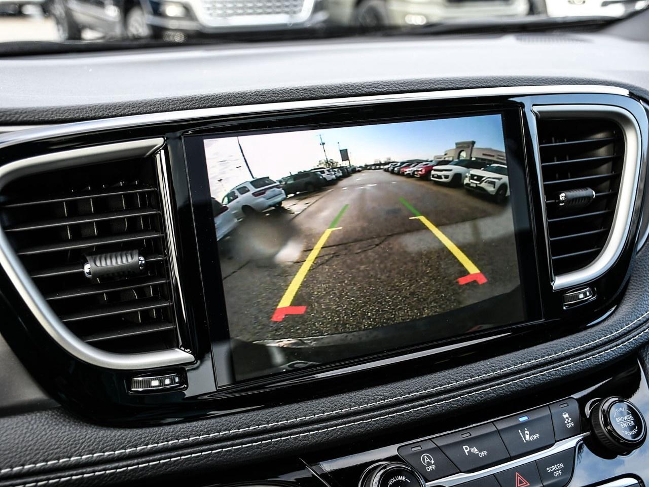 2026 Chrysler Pacifica Select FWD Photo