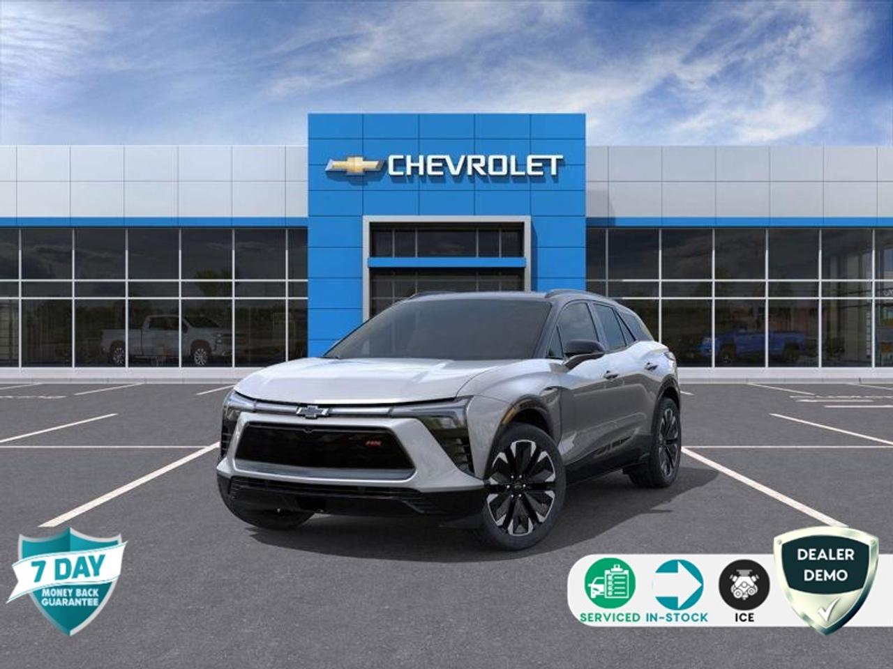 2026 Chevrolet Blazer EV ROOF COLOUR BLACK | PANORAMIC DUAL PANE SUNROOF | ALL-WEATHER LINER PKG | RS CONVENIENCE AND DRIVER | PREF EQUIP GRP - 1RS Photo