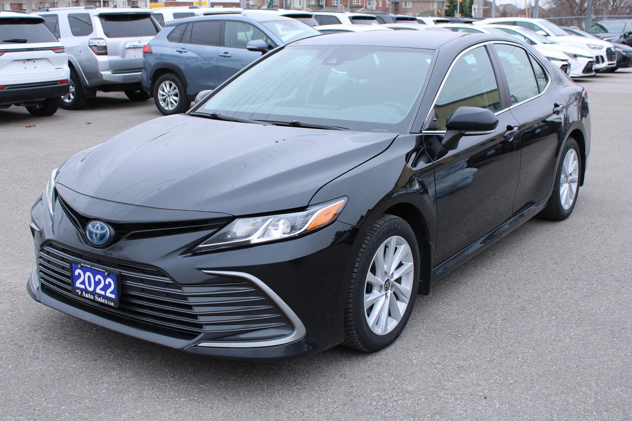 2022 Toyota Camry HYBRID LE Auto Photo