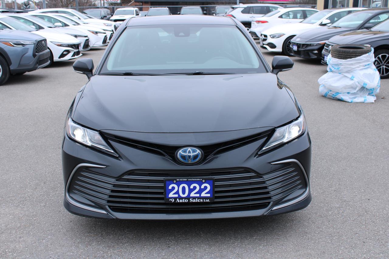2022 Toyota Camry HYBRID LE Auto Photo