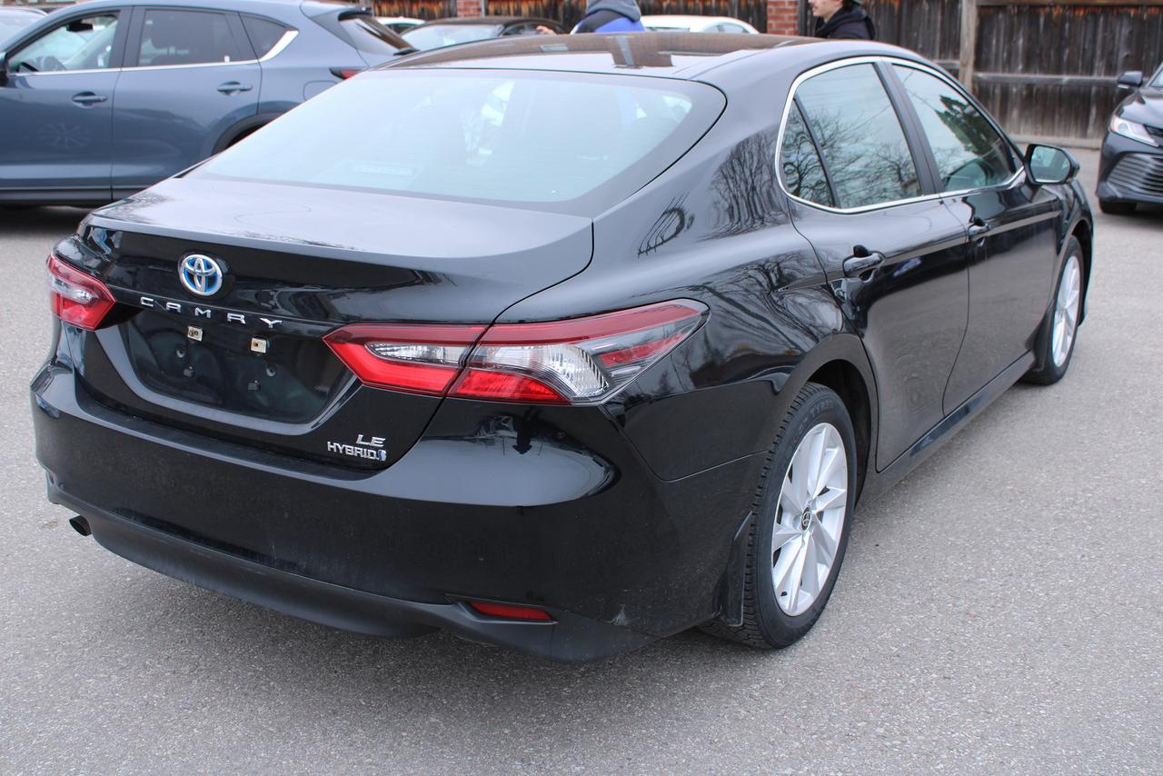 2022 Toyota Camry HYBRID LE Auto Photo