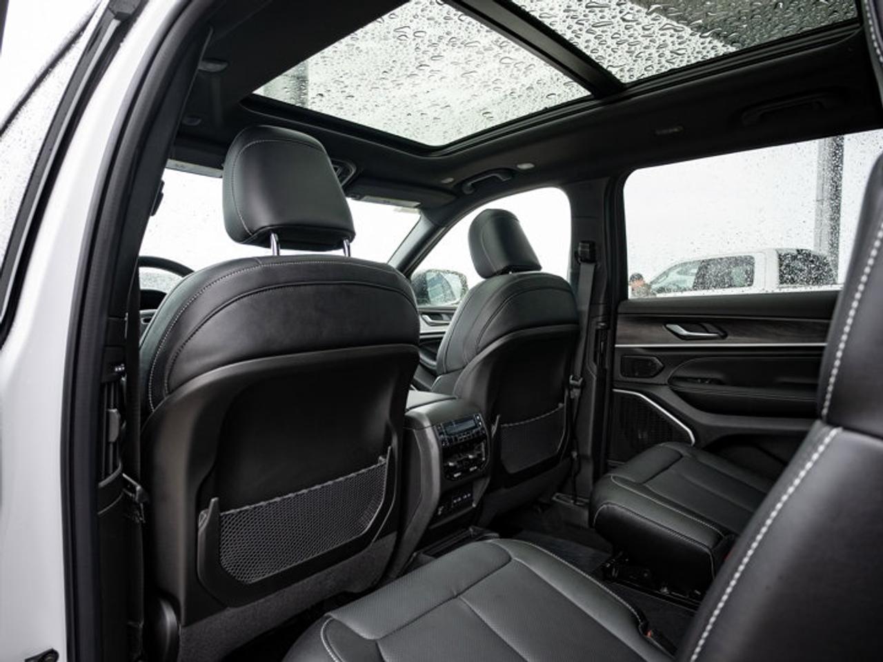 2026 Jeep Grand Cherokee L Limited Reserve Photo