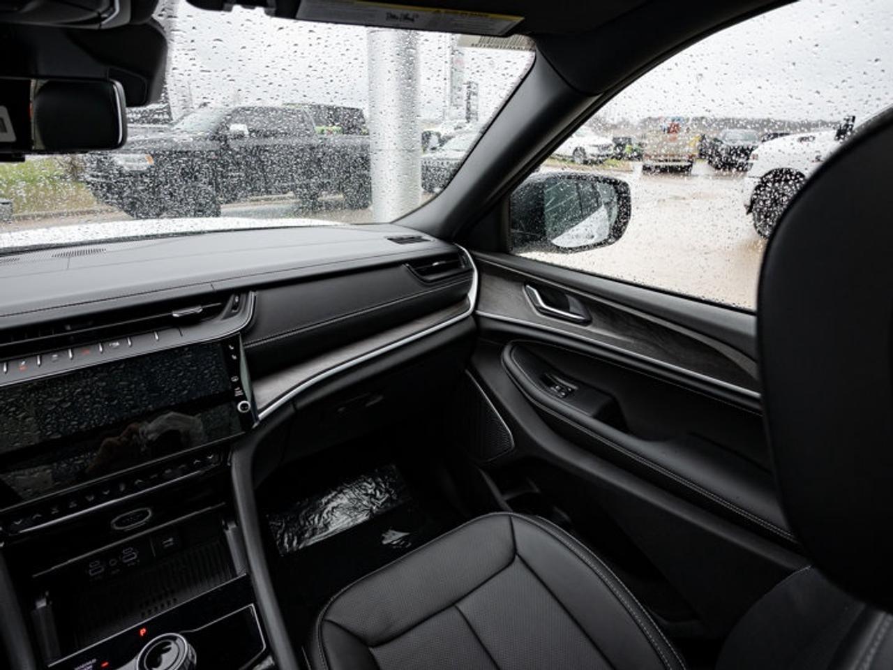 2026 Jeep Grand Cherokee L Limited Reserve Photo