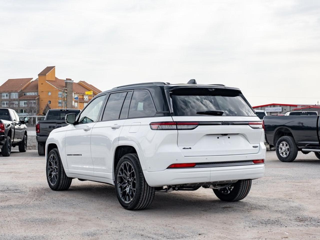 2026 Jeep Grand Cherokee Summit Photo