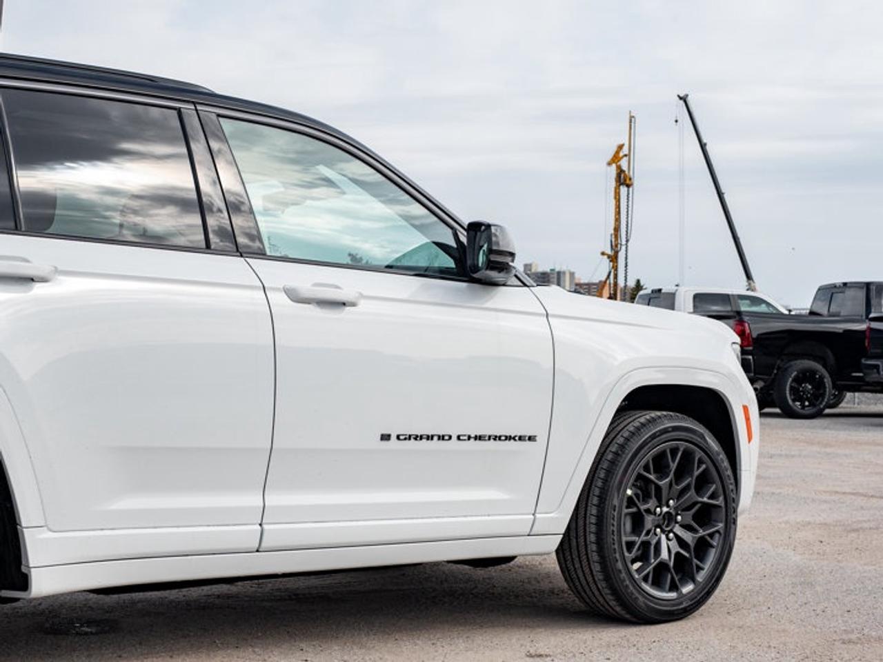 2026 Jeep Grand Cherokee Summit Photo