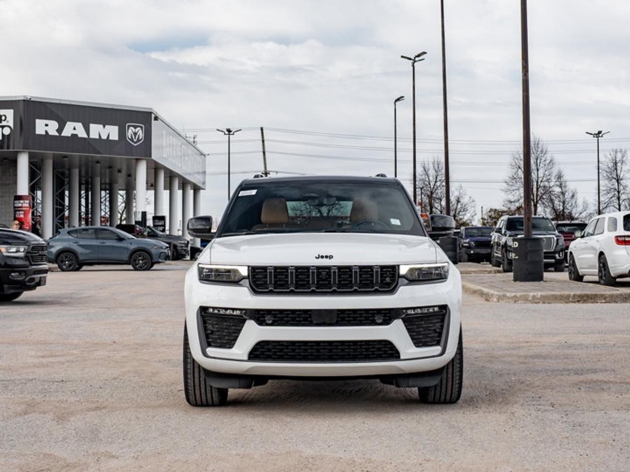 2026 Jeep Grand Cherokee Summit Photo