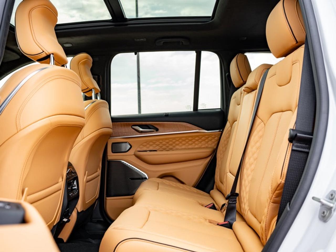 2026 Jeep Grand Cherokee Summit Photo