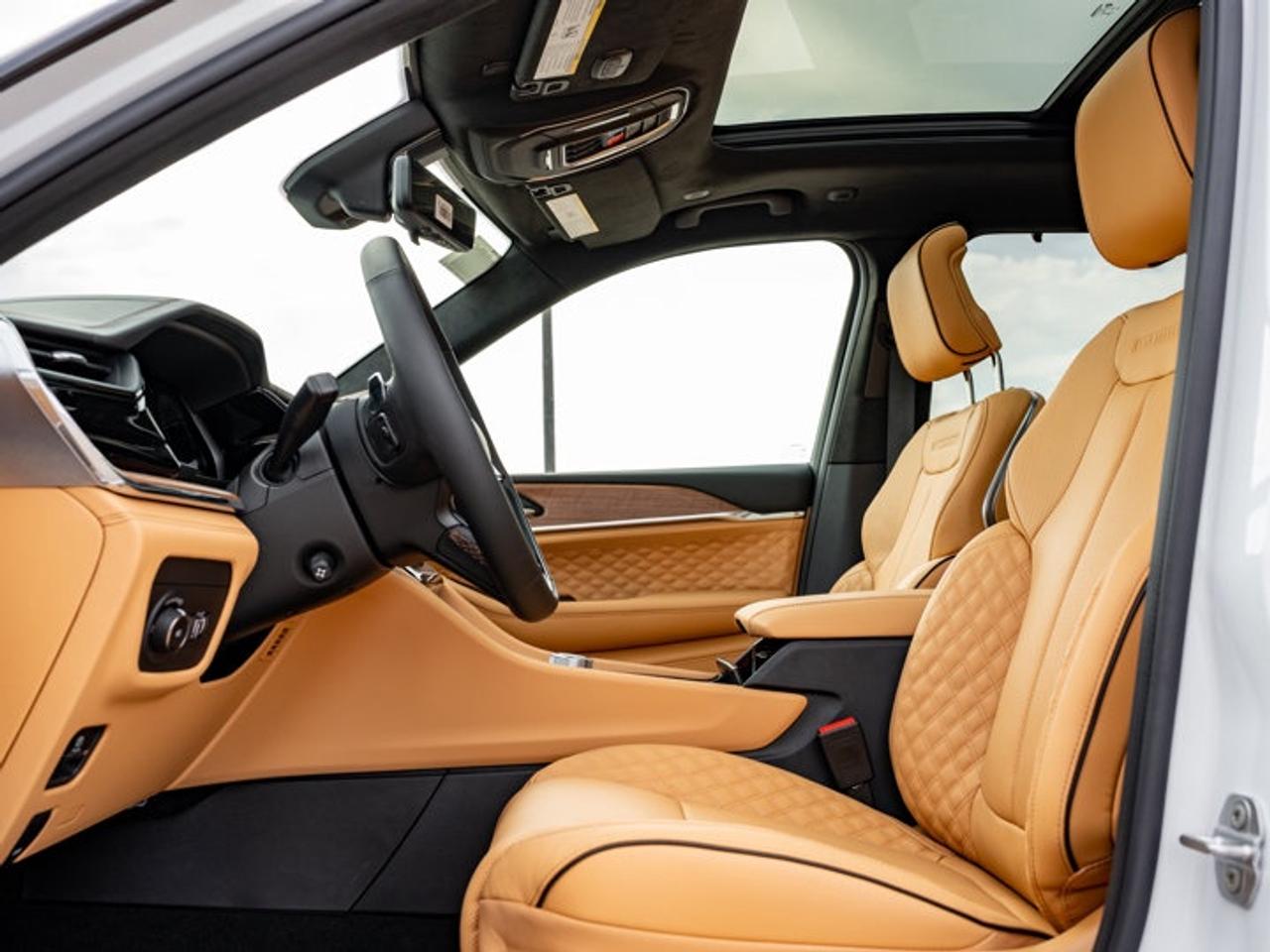 2026 Jeep Grand Cherokee Summit Photo