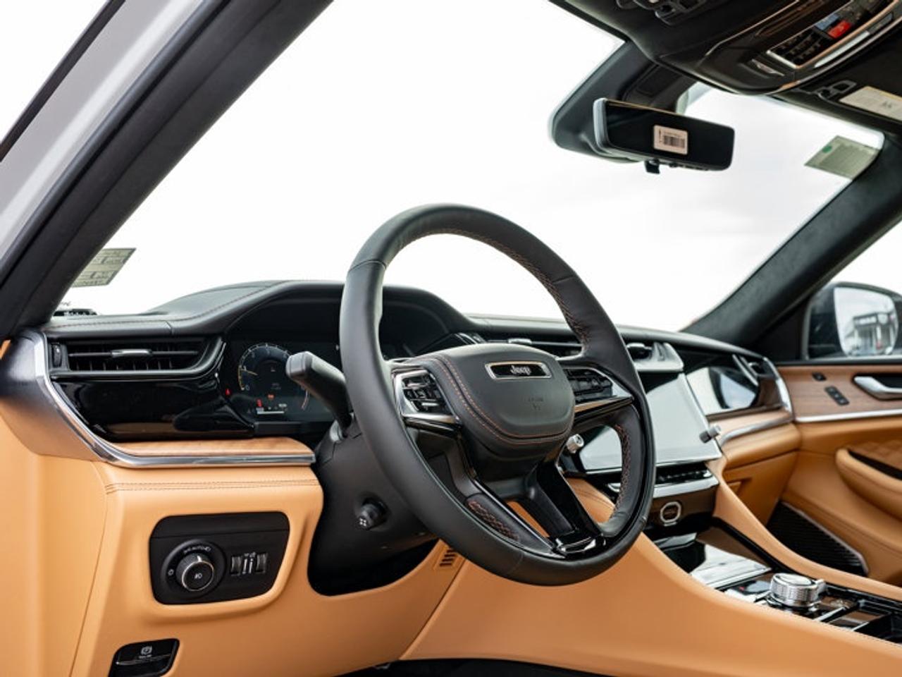 2026 Jeep Grand Cherokee Summit Photo