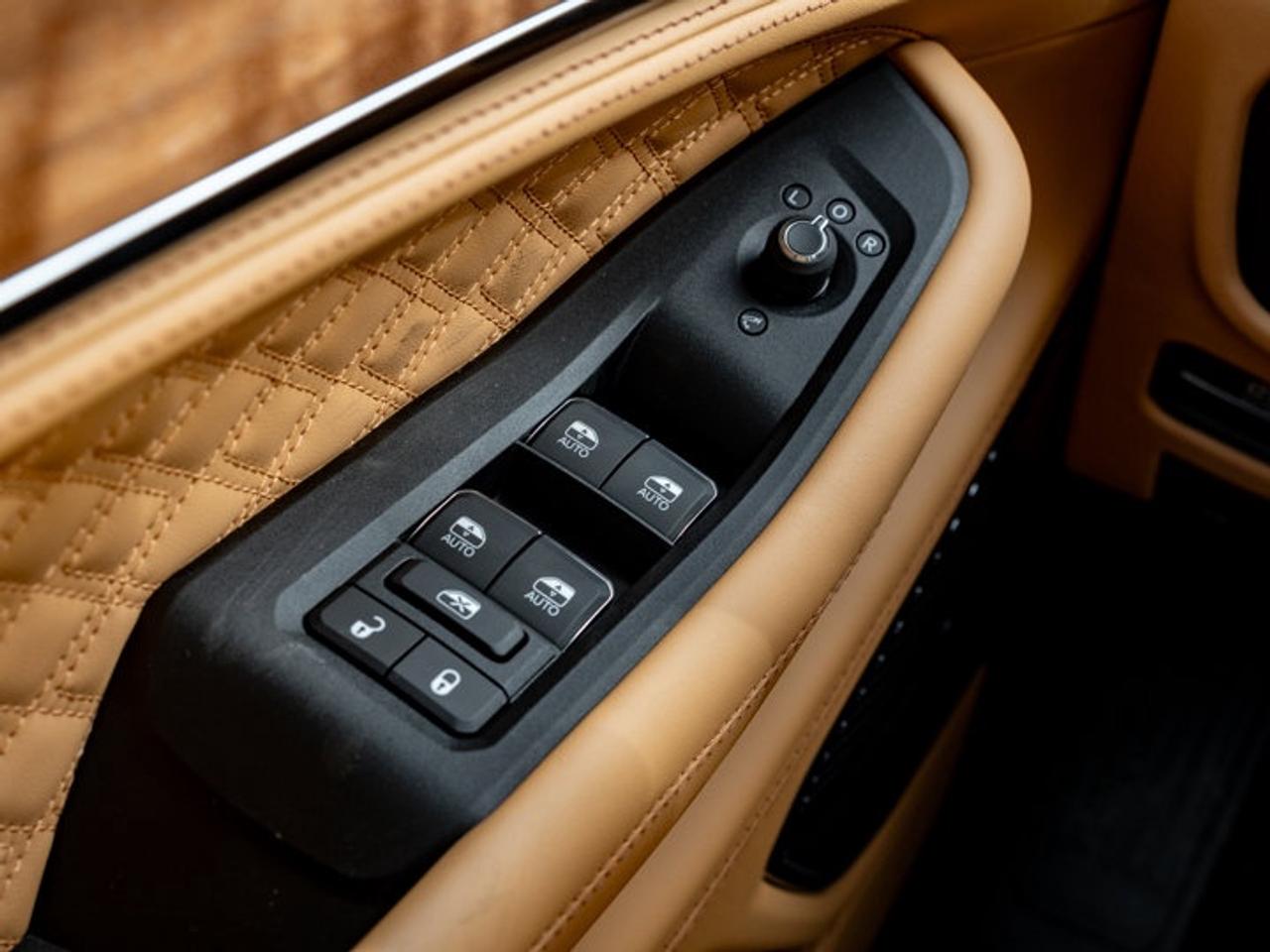 2026 Jeep Grand Cherokee Summit Photo