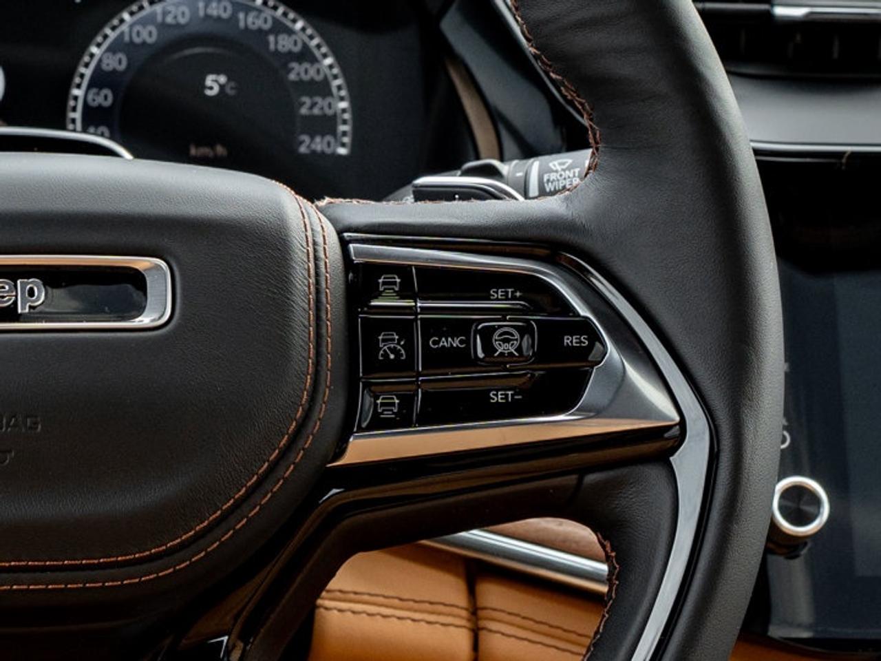 2026 Jeep Grand Cherokee Summit Photo