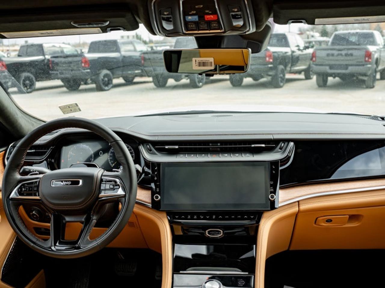 2026 Jeep Grand Cherokee Summit Photo