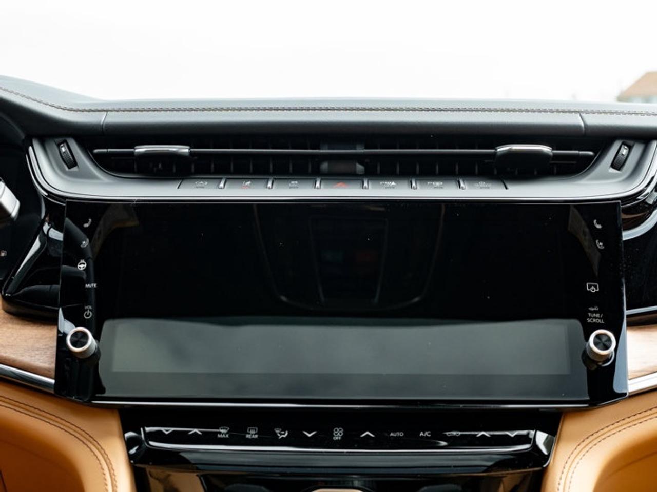 2026 Jeep Grand Cherokee Summit Photo