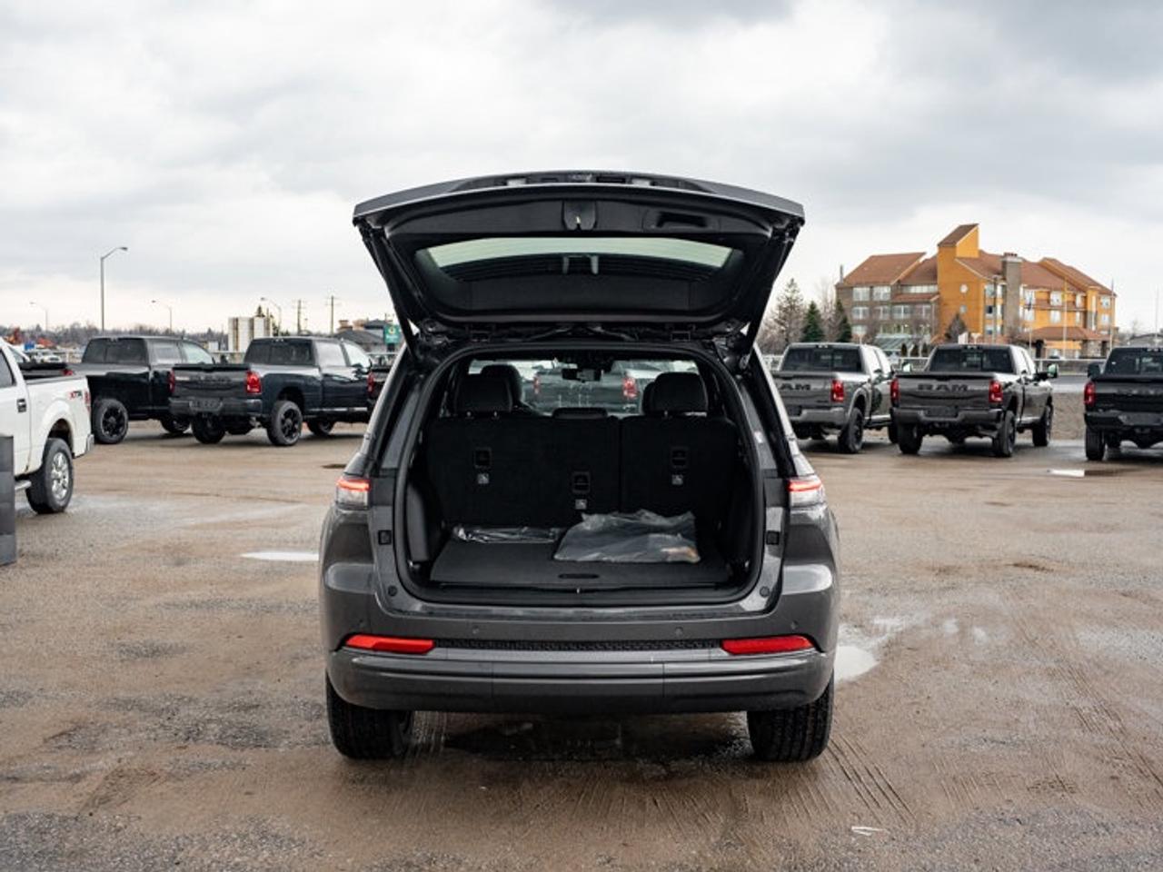 2026 Jeep Grand Cherokee Limited Reserve Photo