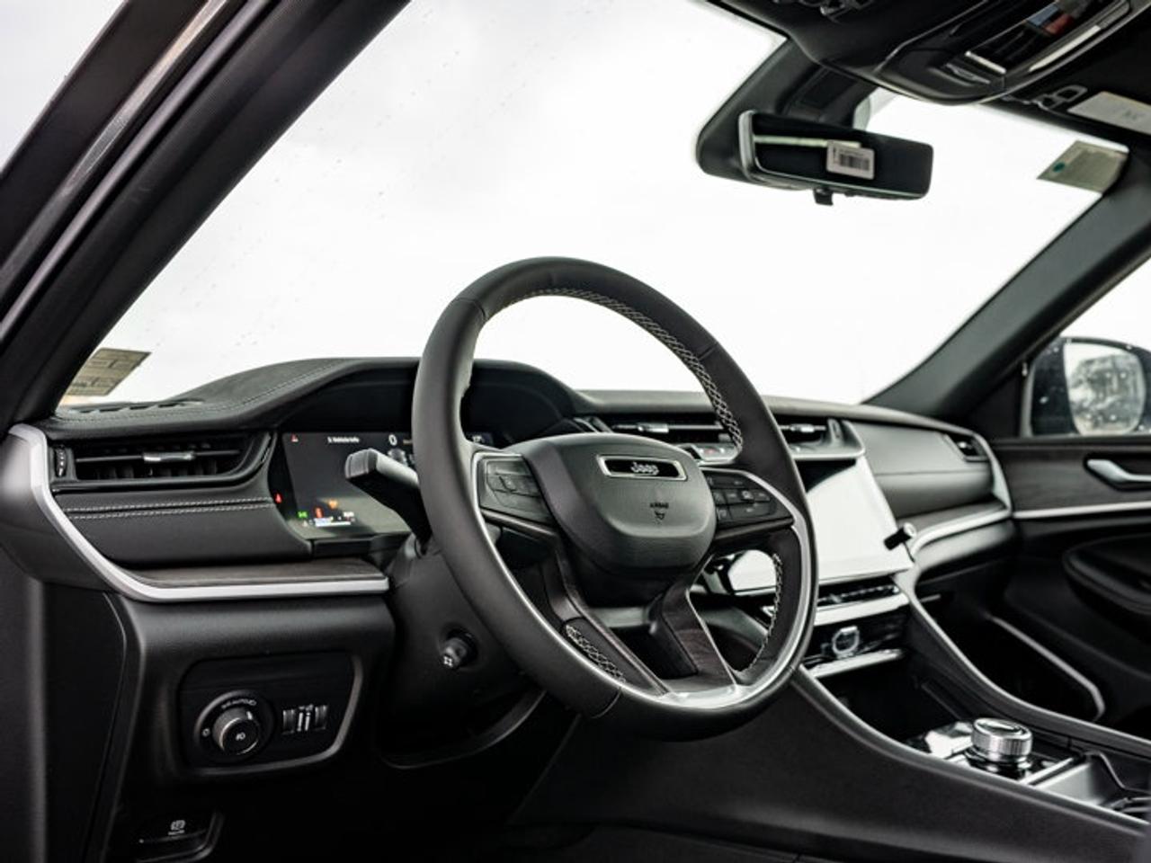 2026 Jeep Grand Cherokee Limited Reserve Photo