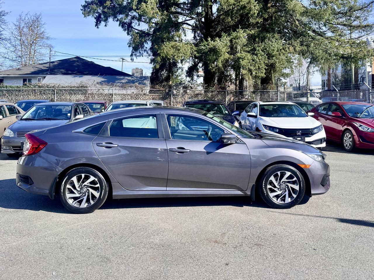 2016 Honda Civic FINANCING AVAILABLE Photo4