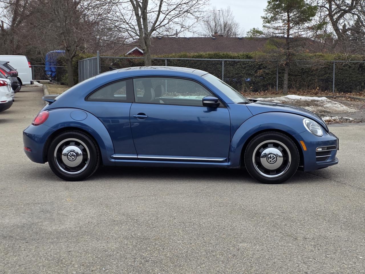 2018 Volkswagen Beetle 2.0T SE Photo