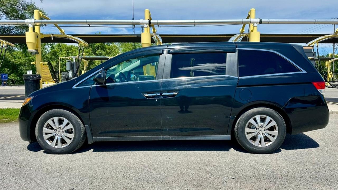 2016 Honda Odyssey * MUST SEE EX Photo